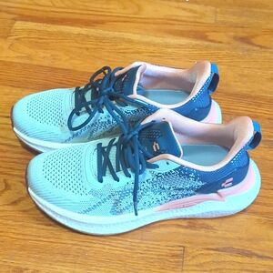 Charly women's size 9 shoes like new